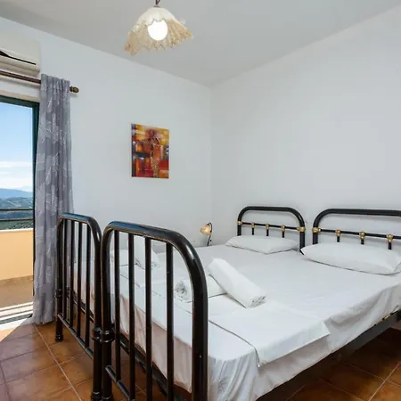 Zeus Villa