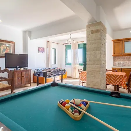 Zeus Villa Kato Loutraki (Crete)